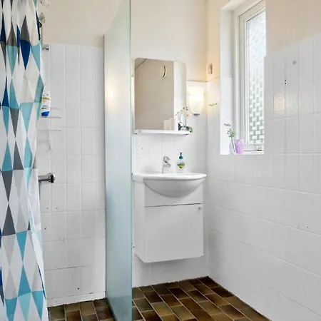 Feriehus 2 Bedroom Pet Friendly In