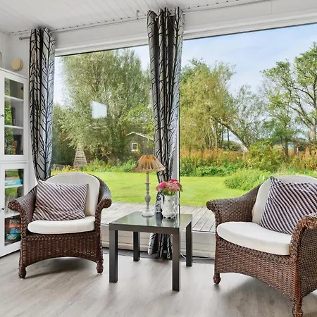 Feriehus 2 Bedroom Stunning In Vinderup