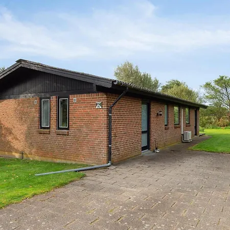 Feriehus 2 Bedroom Pet Friendly In